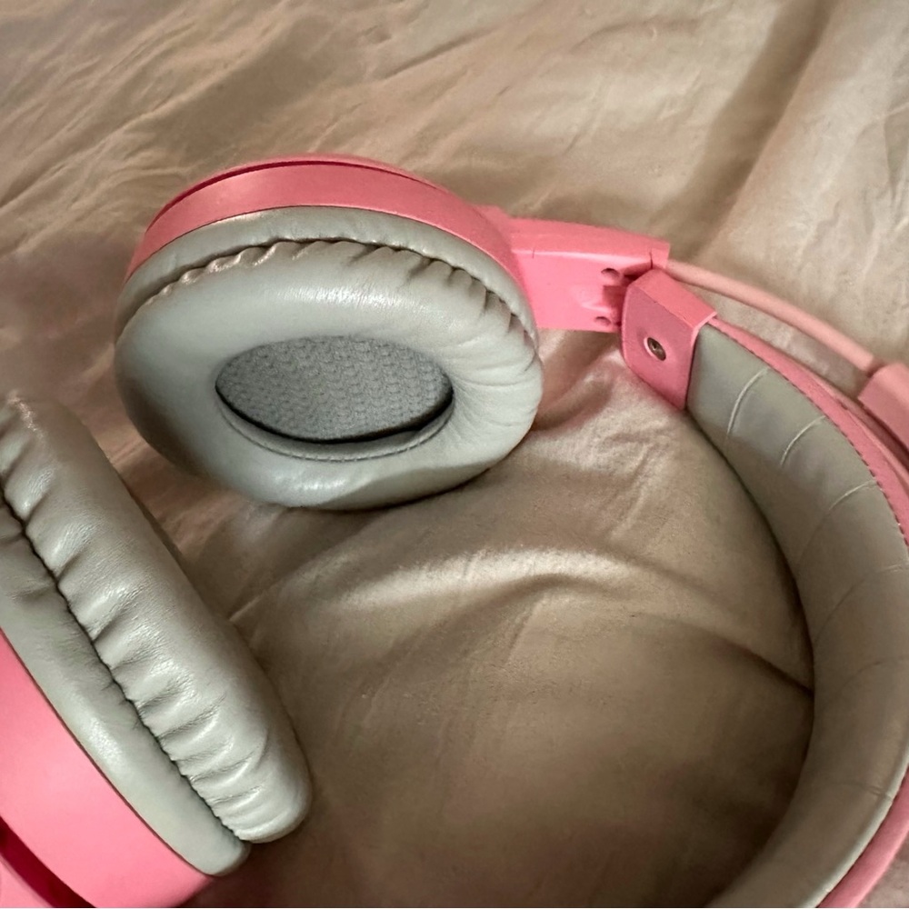 Pink and Gray Over-Ear Headphones with Cat Ears - Picture 4 of 9